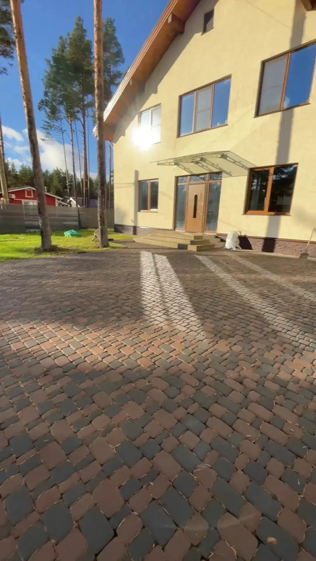 Мощение площадки у дома